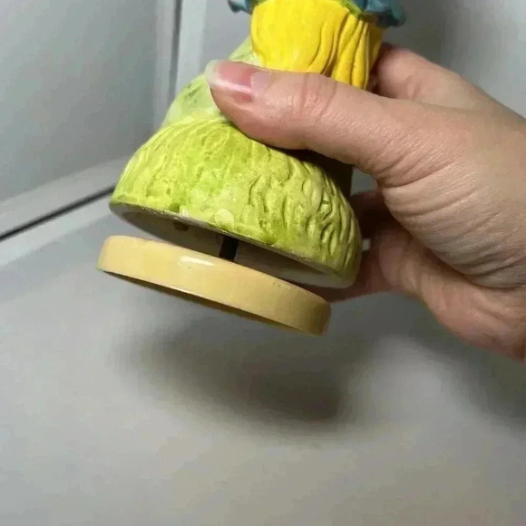 EUC Sankyo Japan Blonde Girl Bonnet VTG 6" Tall Rotating Music Box Nostalgia!! - Picture 3 of 5